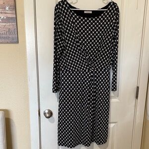 Gilli Black and White Geometric Long Sleeve Dress